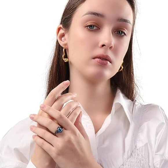 Heart Cubic Zirconia Promise Ring for Women - Sapphire Zirconia with Black Ring - Picture 3 of 5